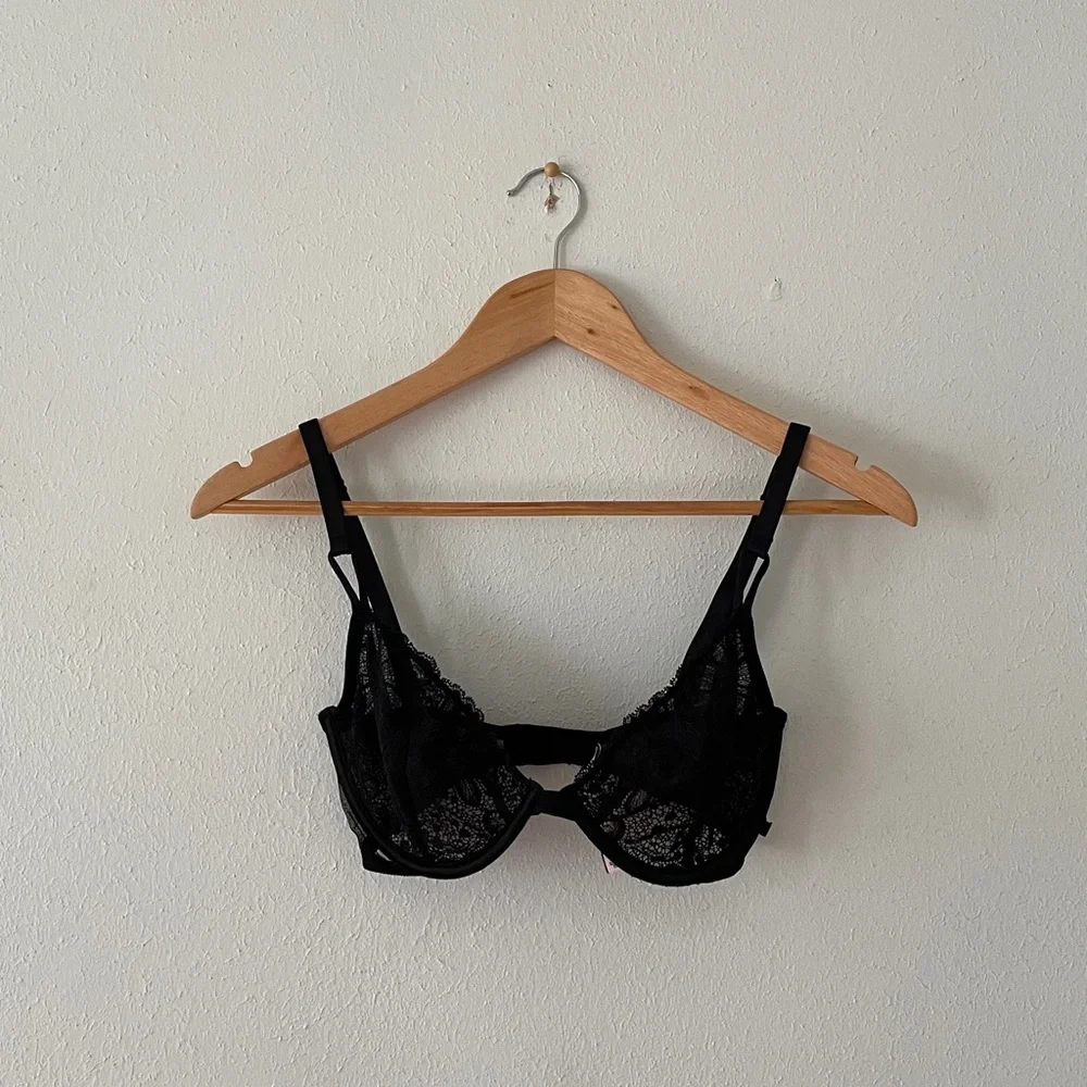 Victoria’s Secret Lace Bra Unlined Demi Underwire Non Padded Bra Black